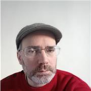 Professeur particulier donne cours de français à destination d'élèves préparant leur Bac